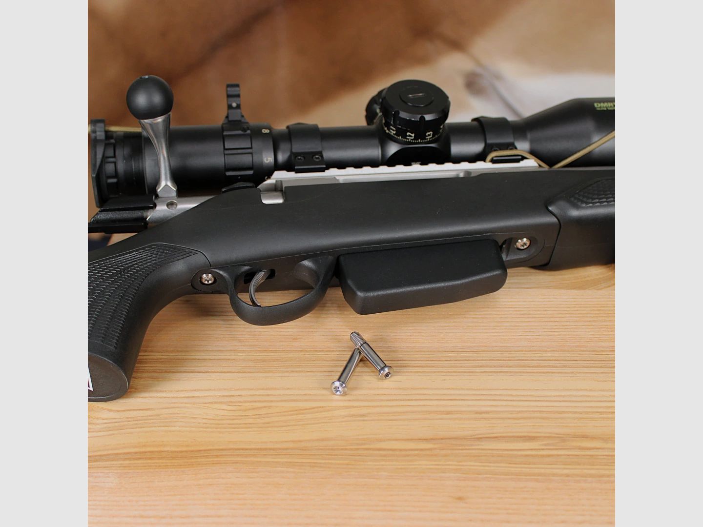 Tikka/Sako system screws made of titanium