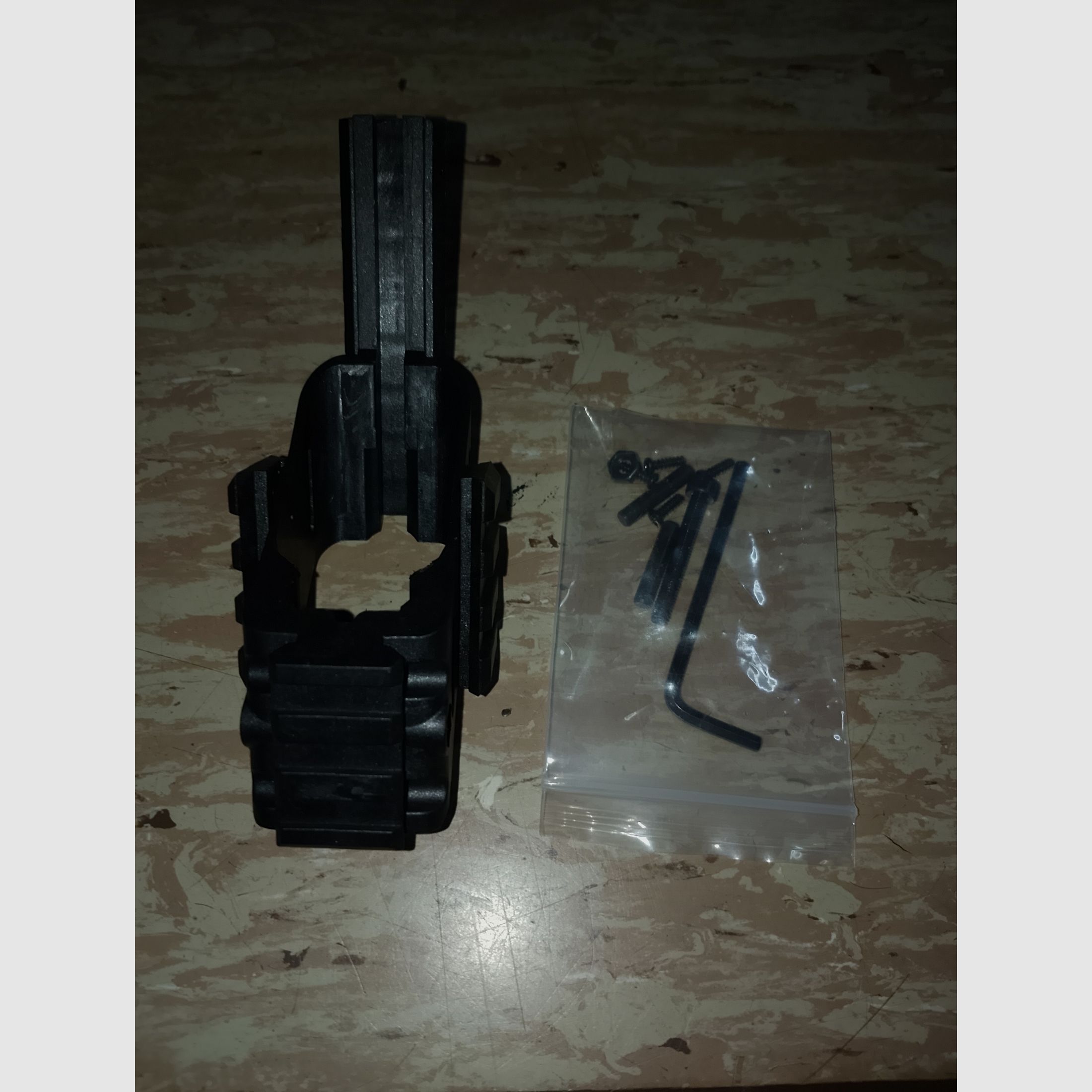 Supporto per pistola Pistol Scoup Montaggio Picatinny 20mm Weaver 7/8" Montaggio universale in polimero nero nuovo