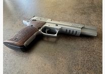 SIG Sauer P220 X-SIX .45Auto