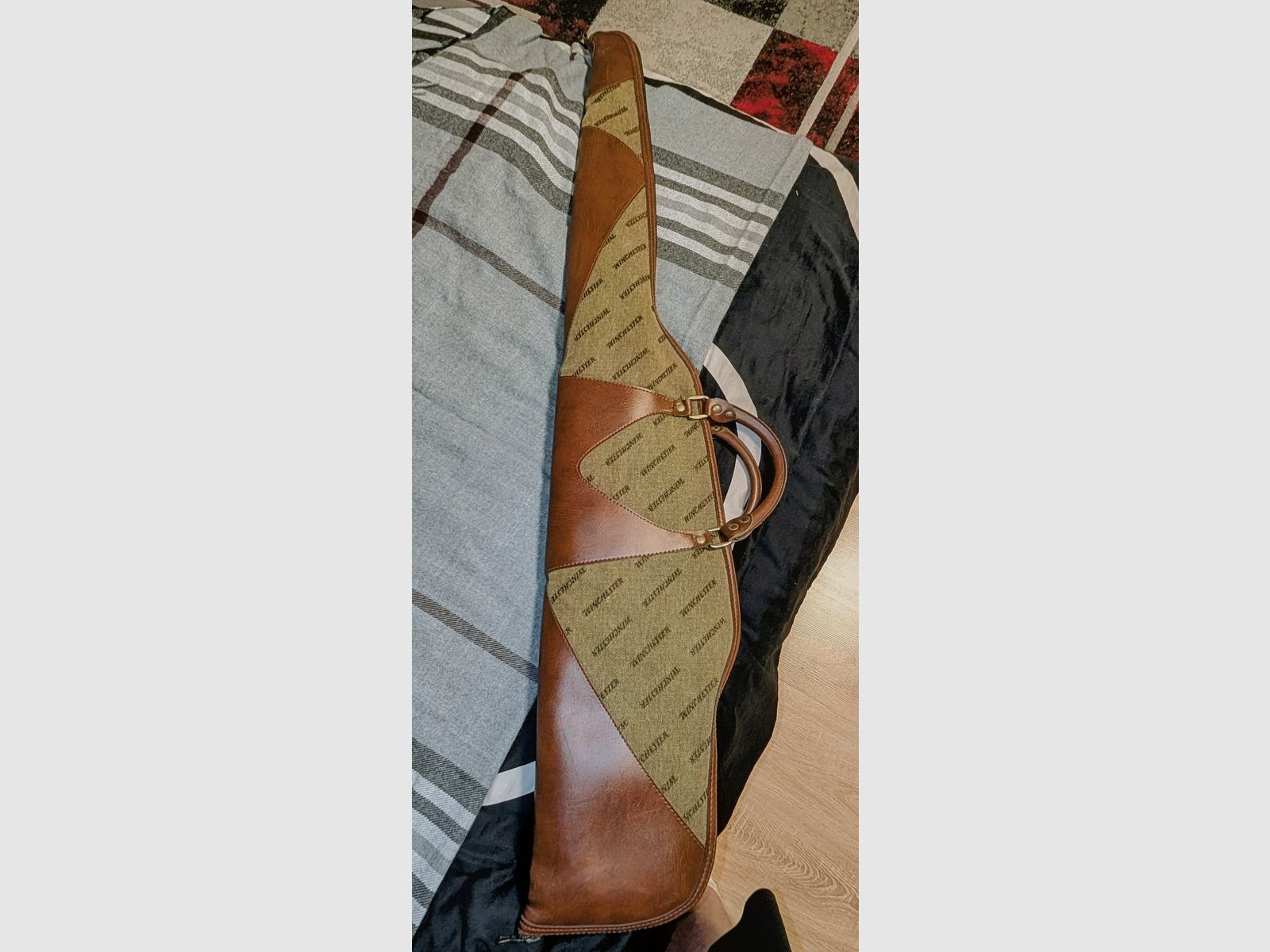 Collector's set: Diana Mod. 27 air rifle (with F mark) + Diana 4x15 scope & Winchester case (rare) like new condition with real leather.