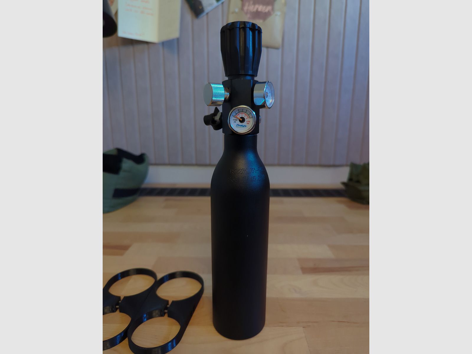 Botella de aire comprimido 0,3L Megalodon HP Max