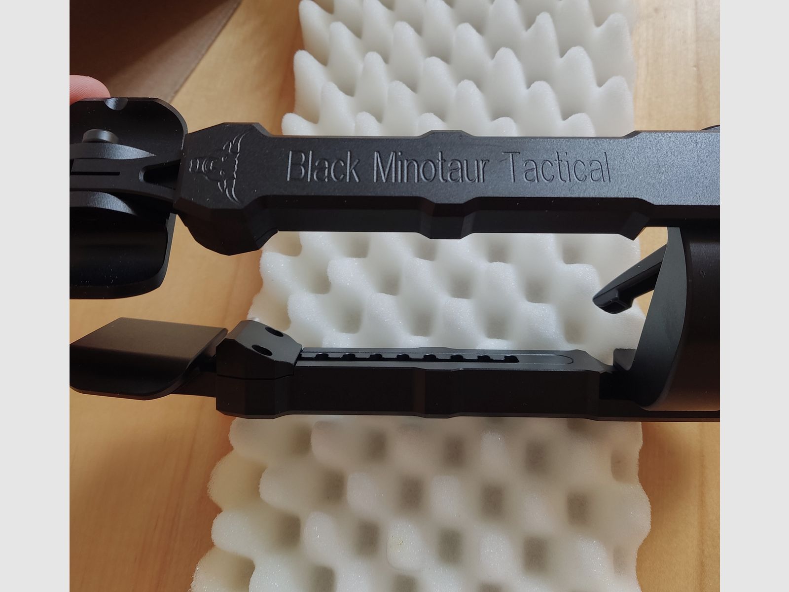 Due piedi SniperTools / Minotauro nero tattica