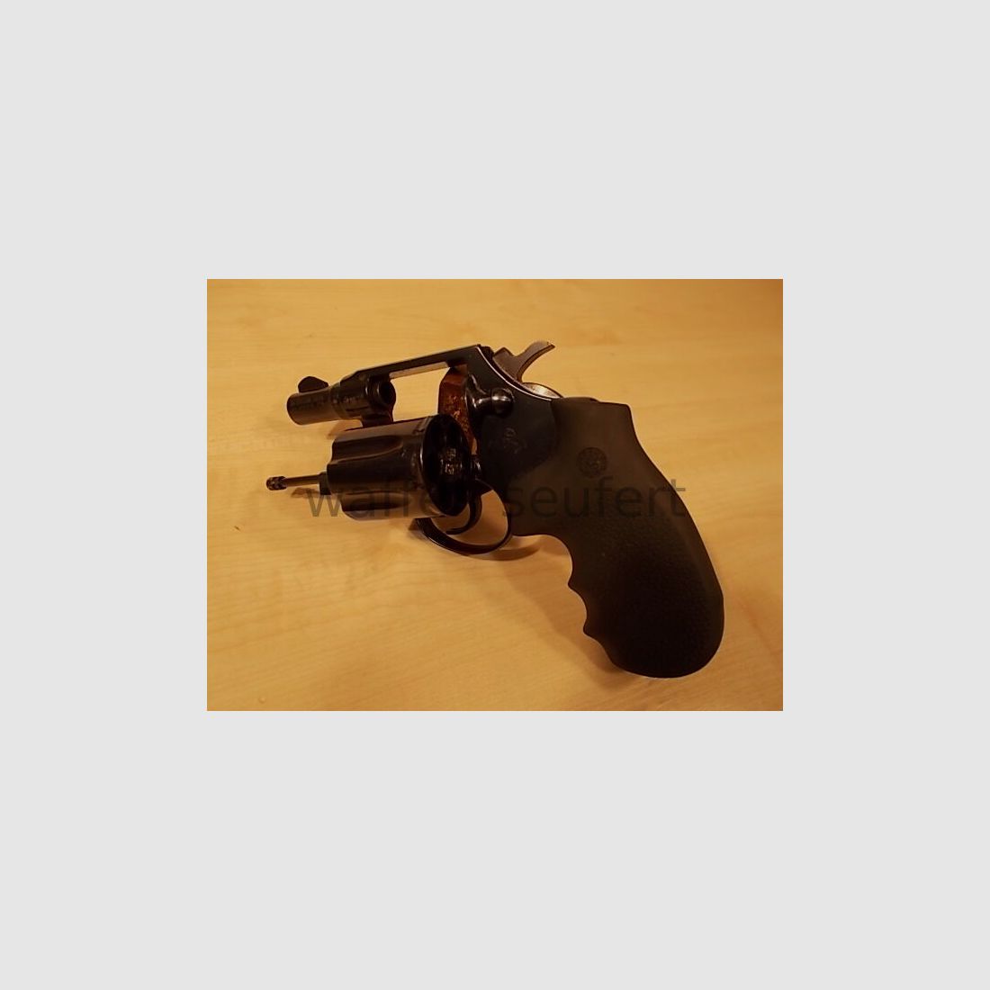 Colt Detective 2" snub nose Hogue rubber grip