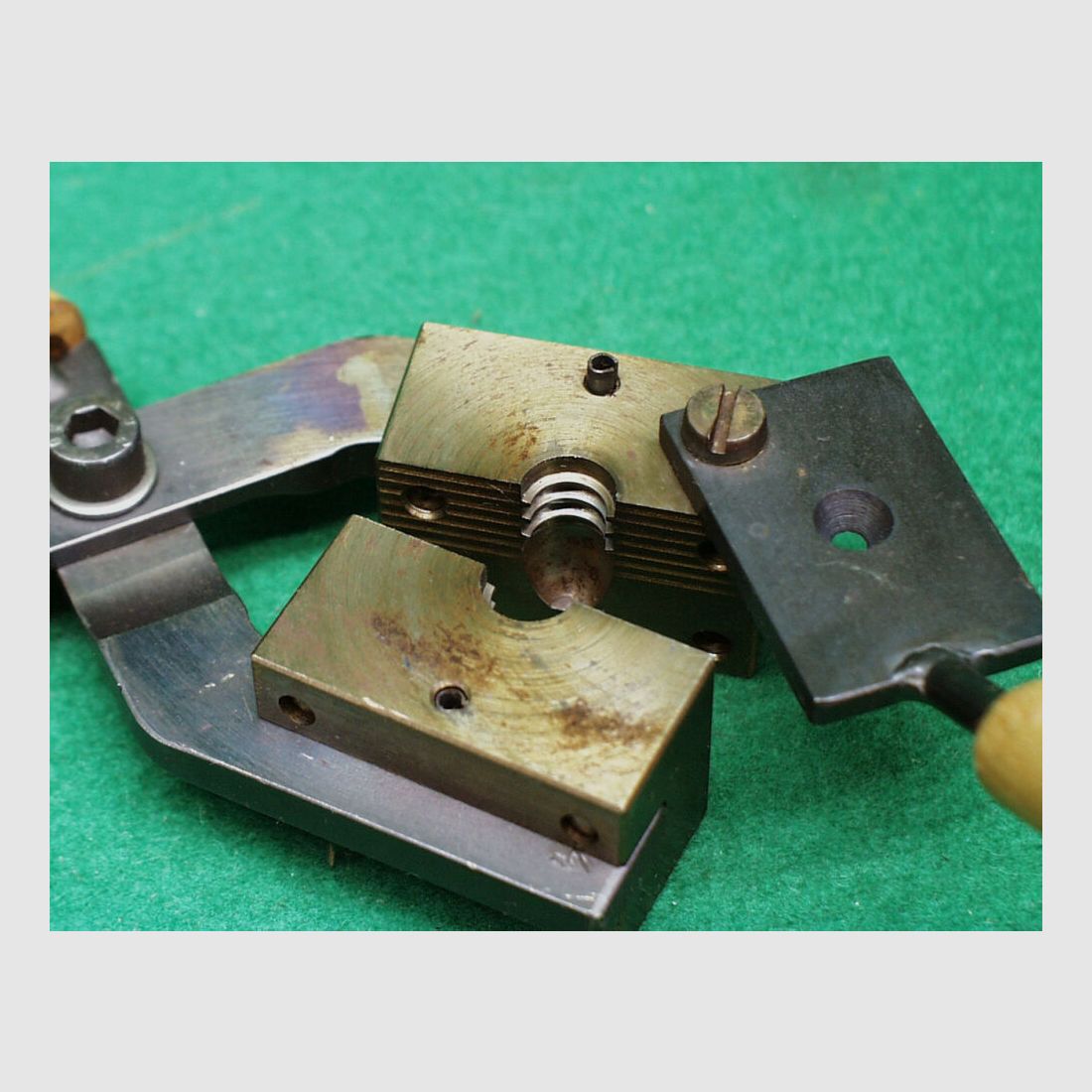 D. Sturm Gießkokille mit Griffzange .38, gebraucht