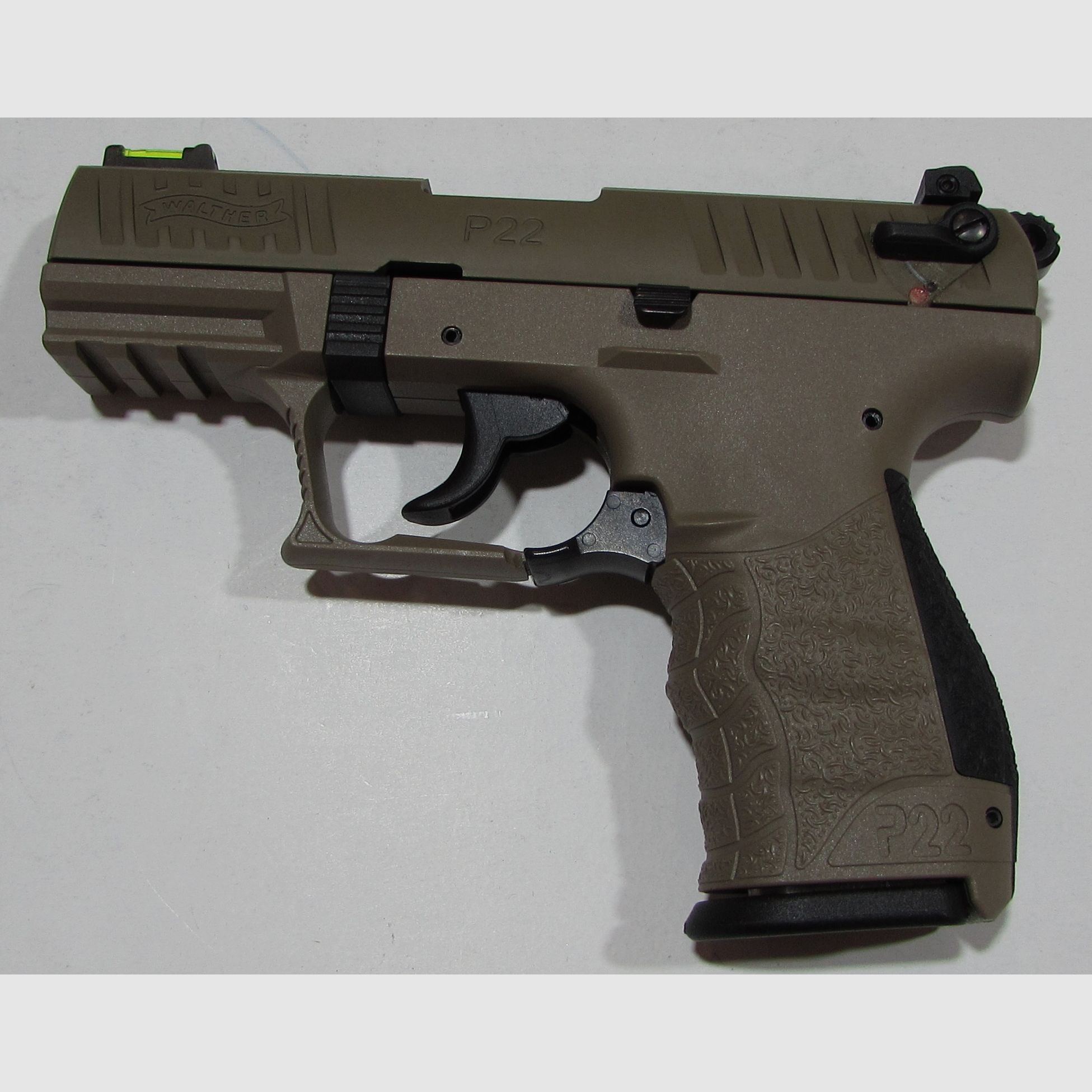 Pistole Selbstladepistole Walther P22 Kal. 22lr FDE in sehr gutem Zustand, Bild 2 von 3