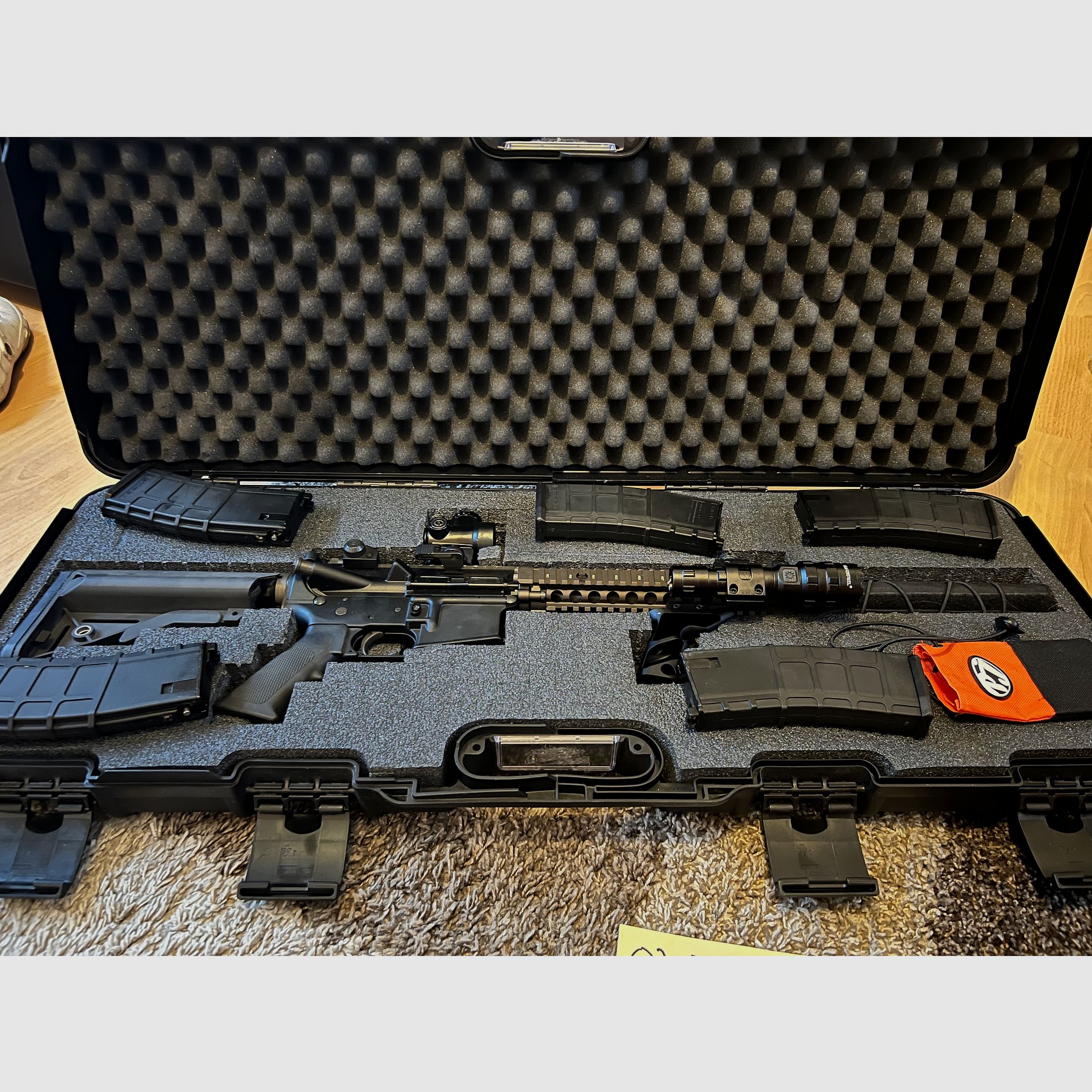 GHK Daniel Defence MK18 Forged Receiver mit 5 Mags und Zubehör