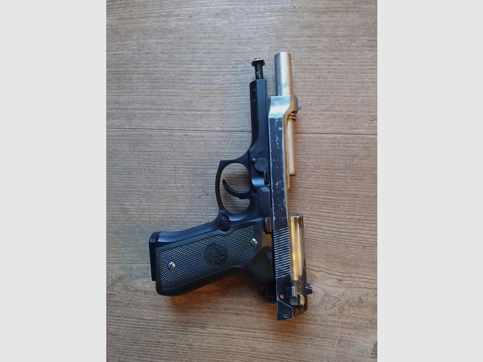 M92 Airsoft Springer/ Deko met custom geluiddemper