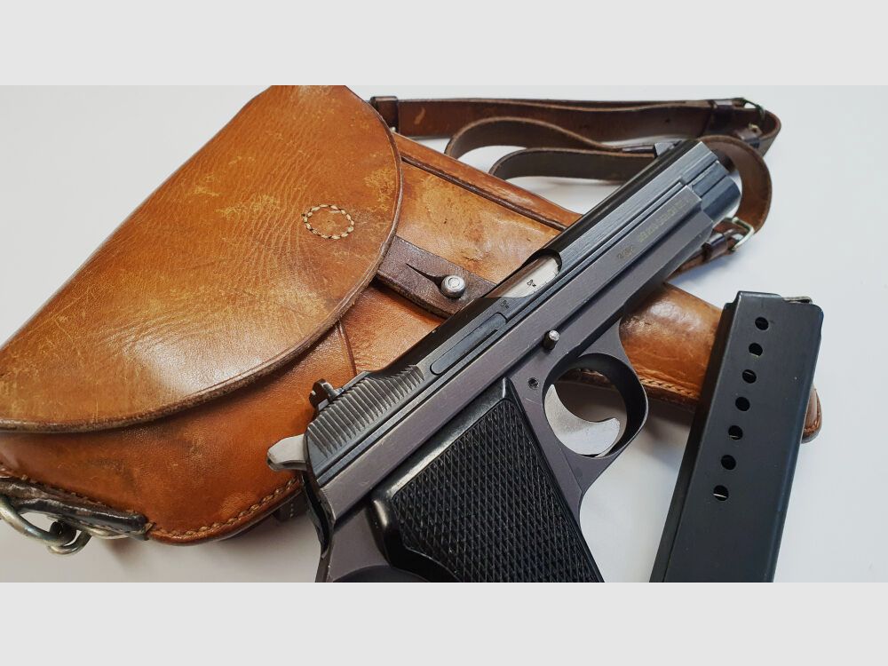 SIG Pistole SIG P210-2 im Kaliber 9mm Luger (9x19) Inkl. Holster und Reservemagazin,MADE IN SWITZERLAND