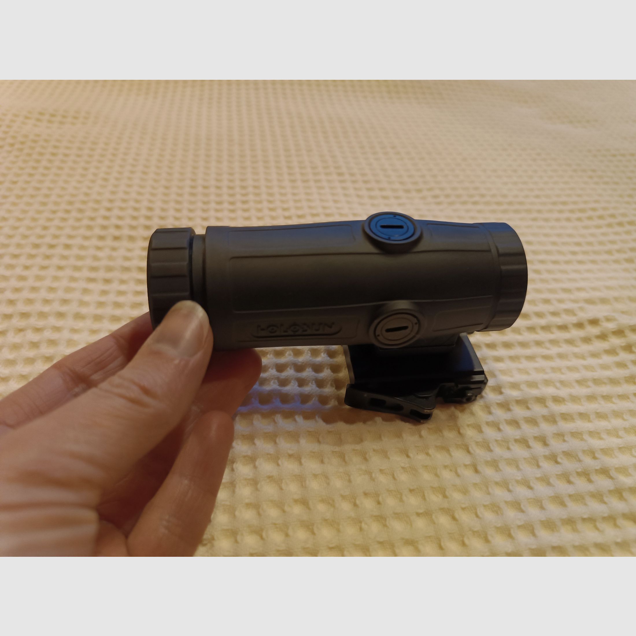 Holosun Magnifier. 3-fach Vergrößerung.