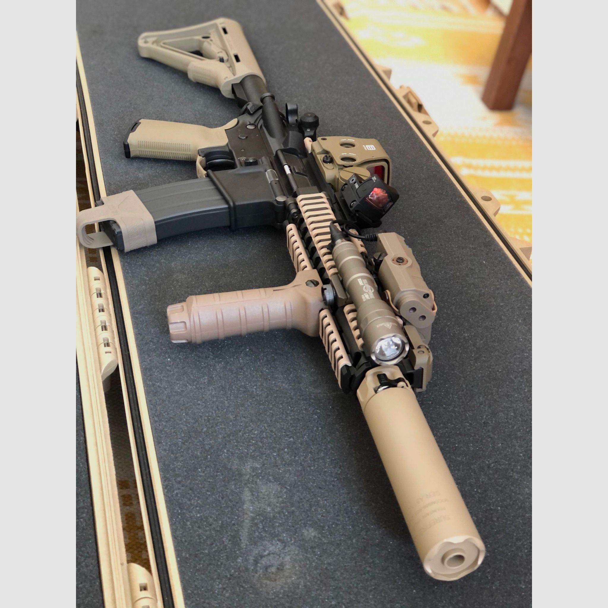 Tokyo Marui MK 18gbb und MK16 URGI AEG, Glock 19X
