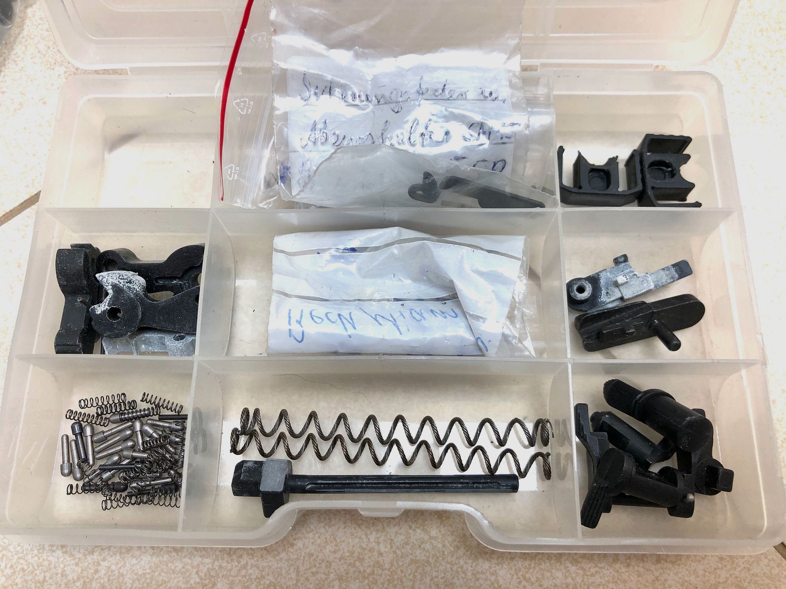 ••• #3 Ersatzteile / Reparatur-Konvolut für Schreckschusswaffen •••