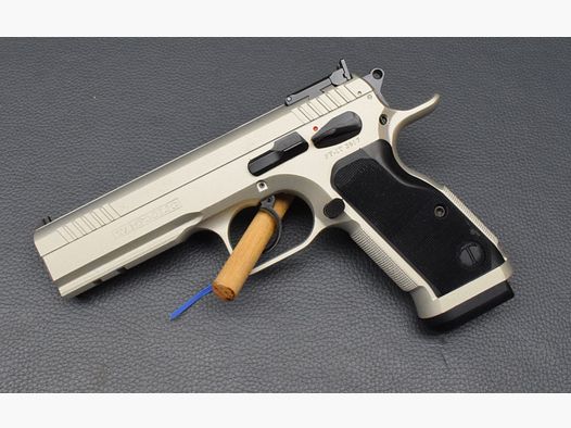 Pistole Tanfoglio Stock III Special Champagne , Kaliber 9mm Luger, aus einer Geschäftsauflösung