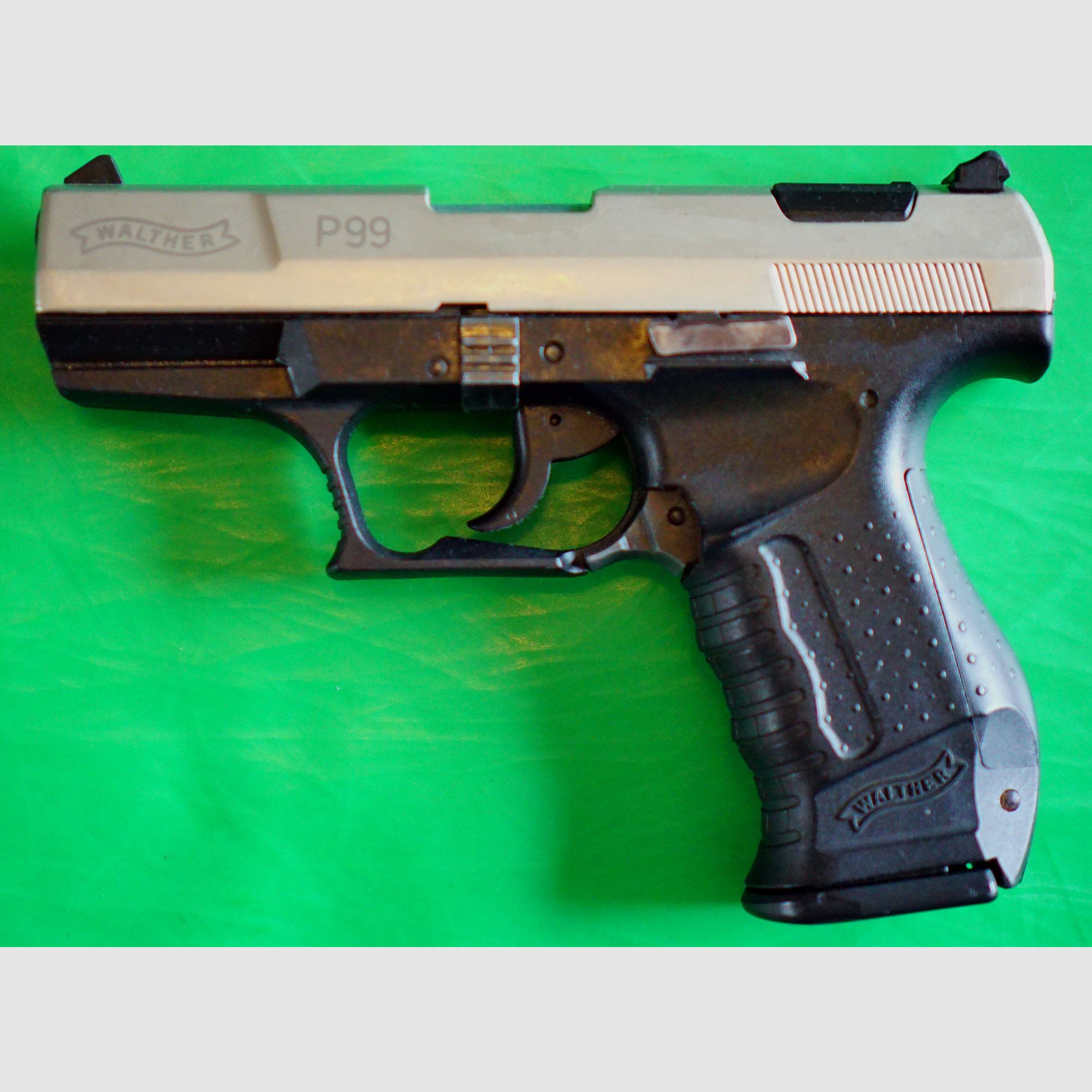 Walther P99 blank firing pistol 9mm P.A.K. bicolor (762) with leather holster