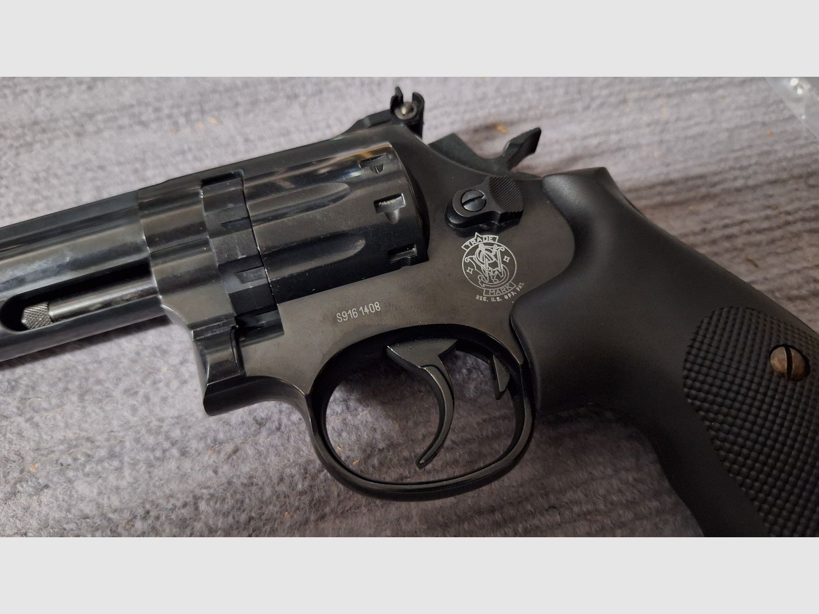 Smith & Wesson 586 - 6 pollici brunito 4.5mm Diabolo