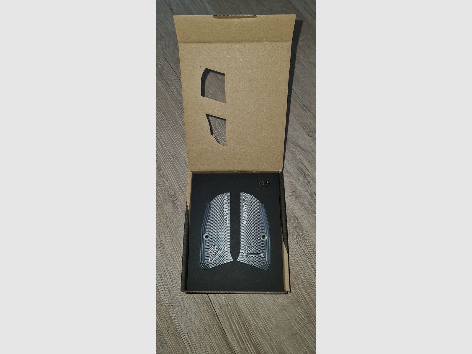 CZ Shadow 2 Compact original Griffschalen