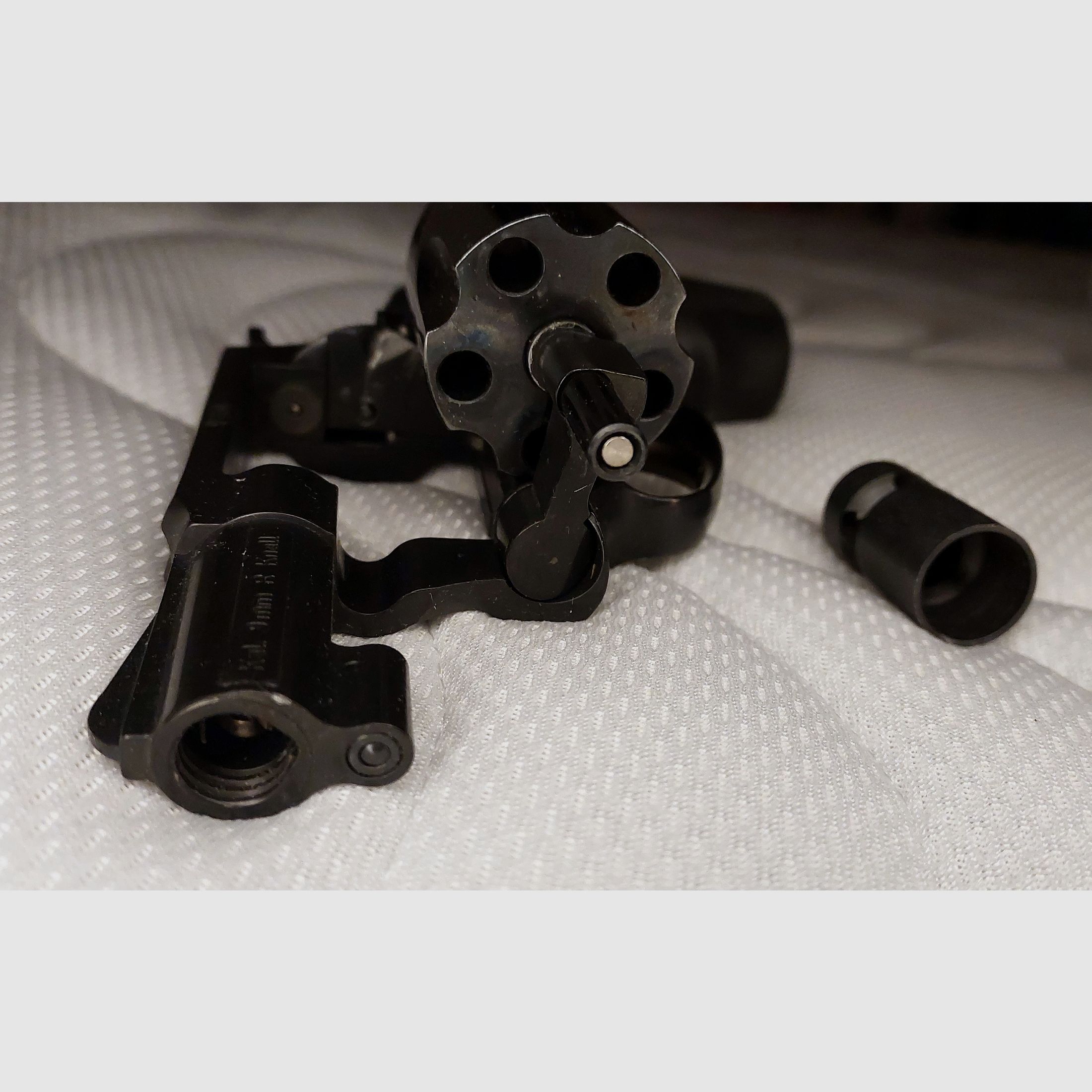 Weihrauch HW37 cal. 9mm R.K. (PTB 887) OVP in ottime condizioni (Arminius HW 37) con impugnature Hogue