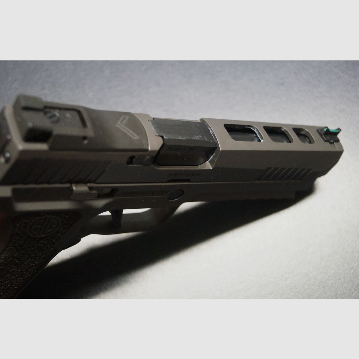 Sig Sauer P320 X-Five Legion, Bild 6 von 10