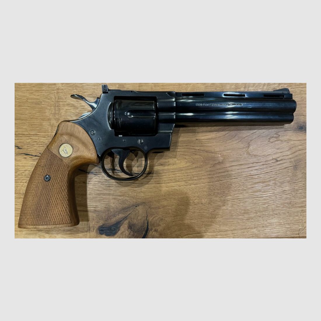 Colt	 Python mit 6" Lauf