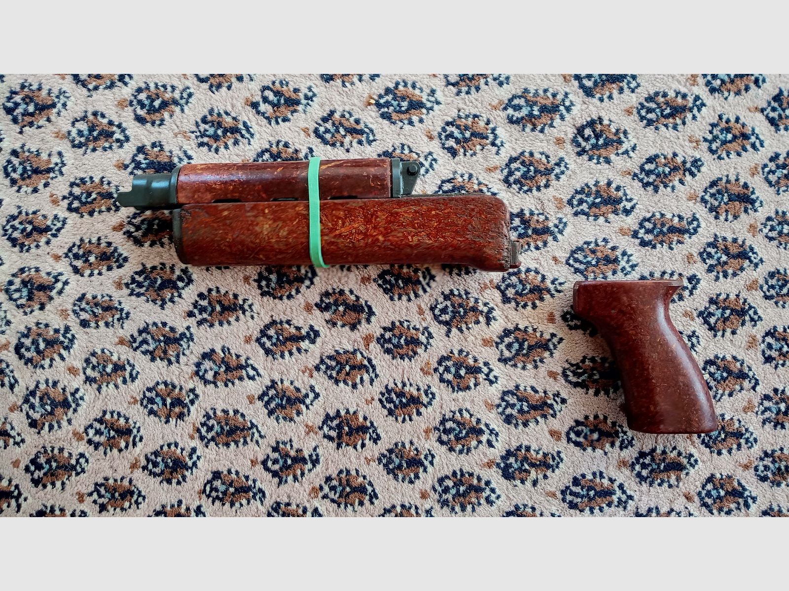 Original VZ.58 "Beaver Barf" Bakelit Handschutz und Griff / auch geeignet für CSA Sporter / Set #3