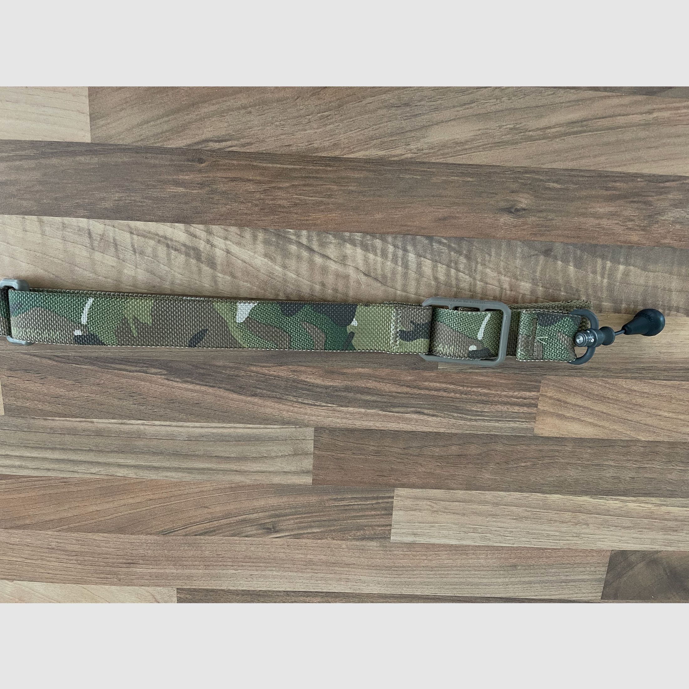 BLUE FORCE GEAR VICKERS 2-zu-1 Tragegurt mit red Swivel, MultiCam