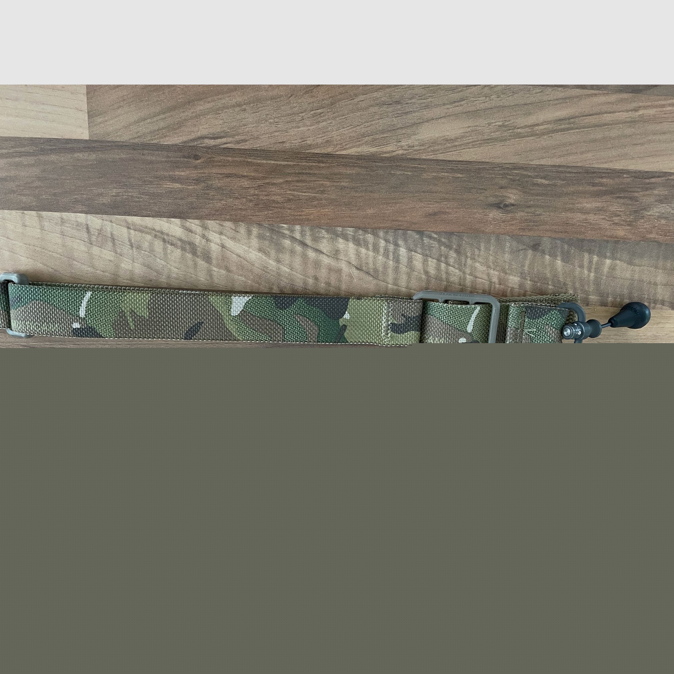 BLUE FORCE GEAR VICKERS 2-zu-1 Tragegurt mit red Swivel, MultiCam