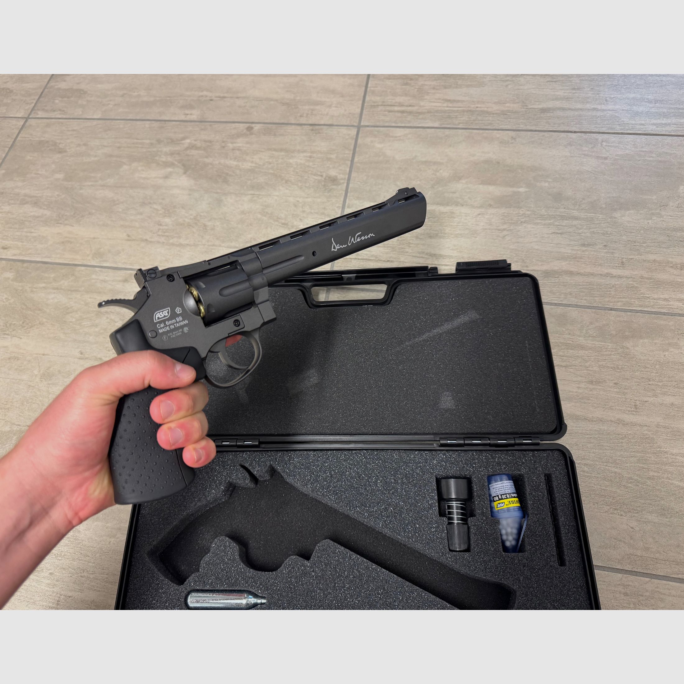 ASG Dan Wesson 8″ CO₂ Revolver – 6 mm BB, schwarz