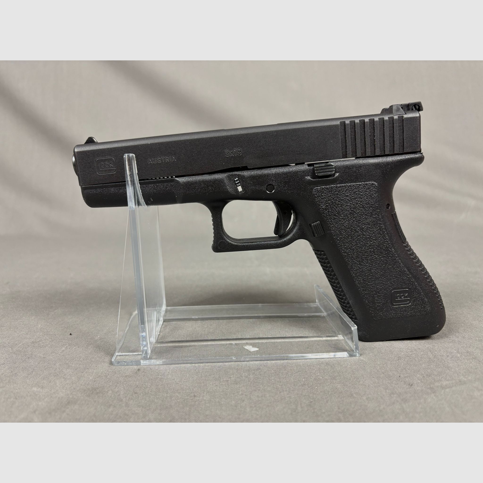 Glock 17 Gen. 2 9mm Luger