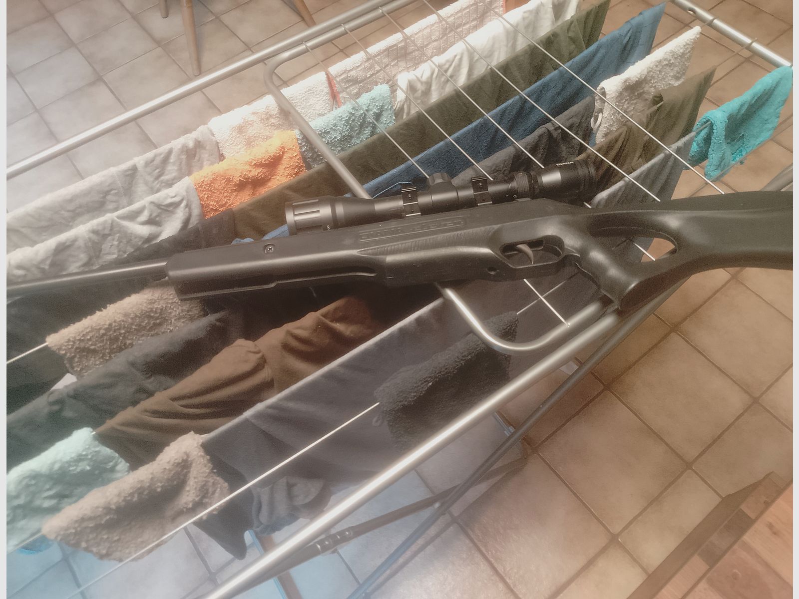 16 Lang- und Kurzwaffen