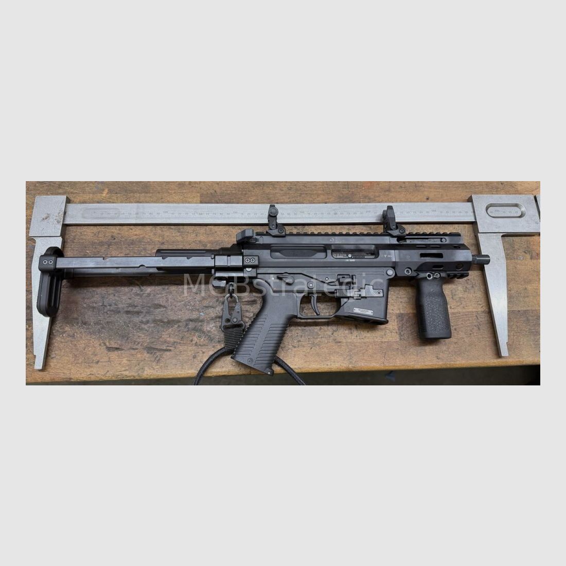 B&T AG SPC9 PDW G - halbautom. Pistole 9mmLuger Lower für Glock 9mm Magazine