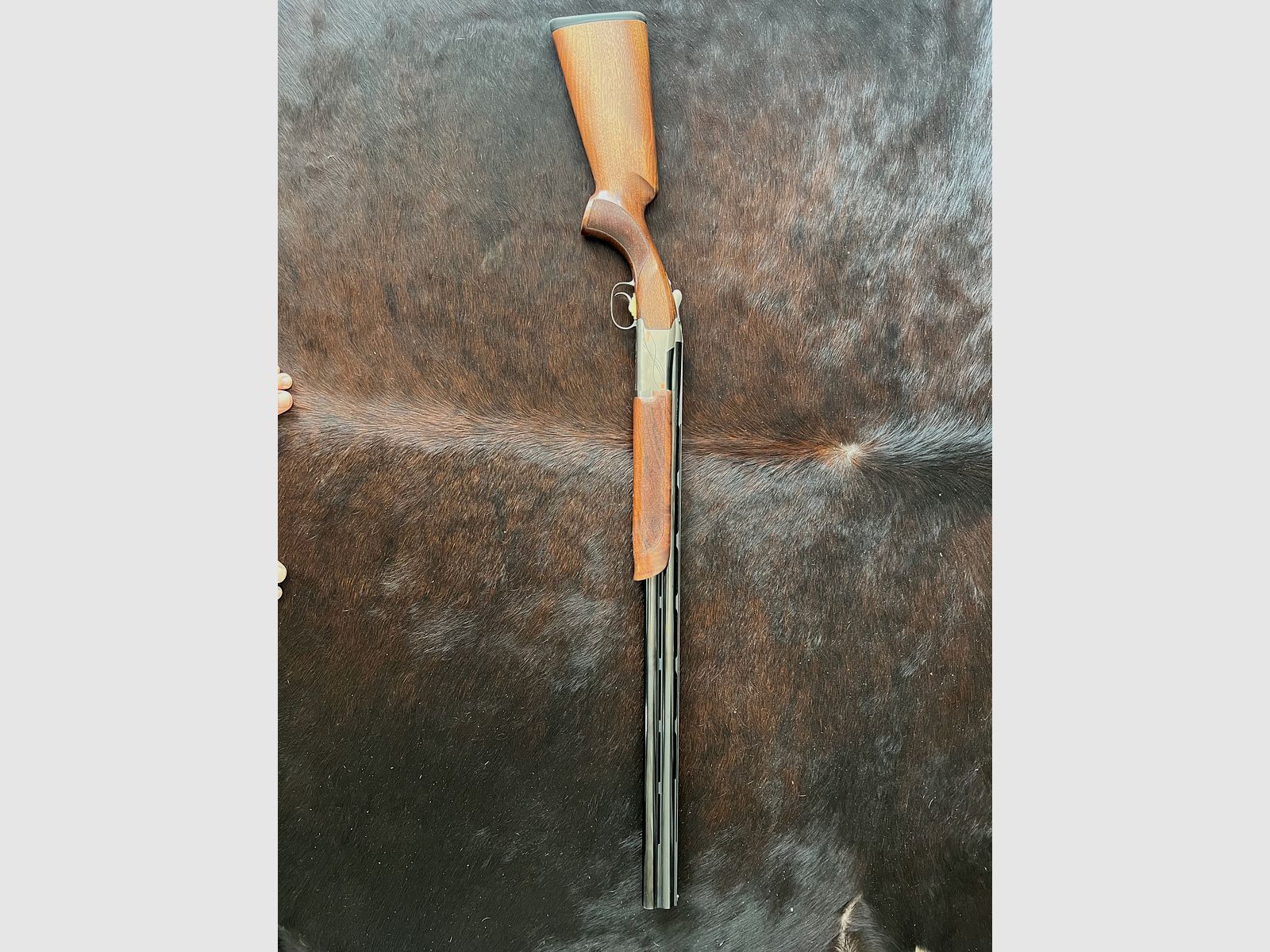 Browning B 725 Sporter over-and-under shotgun