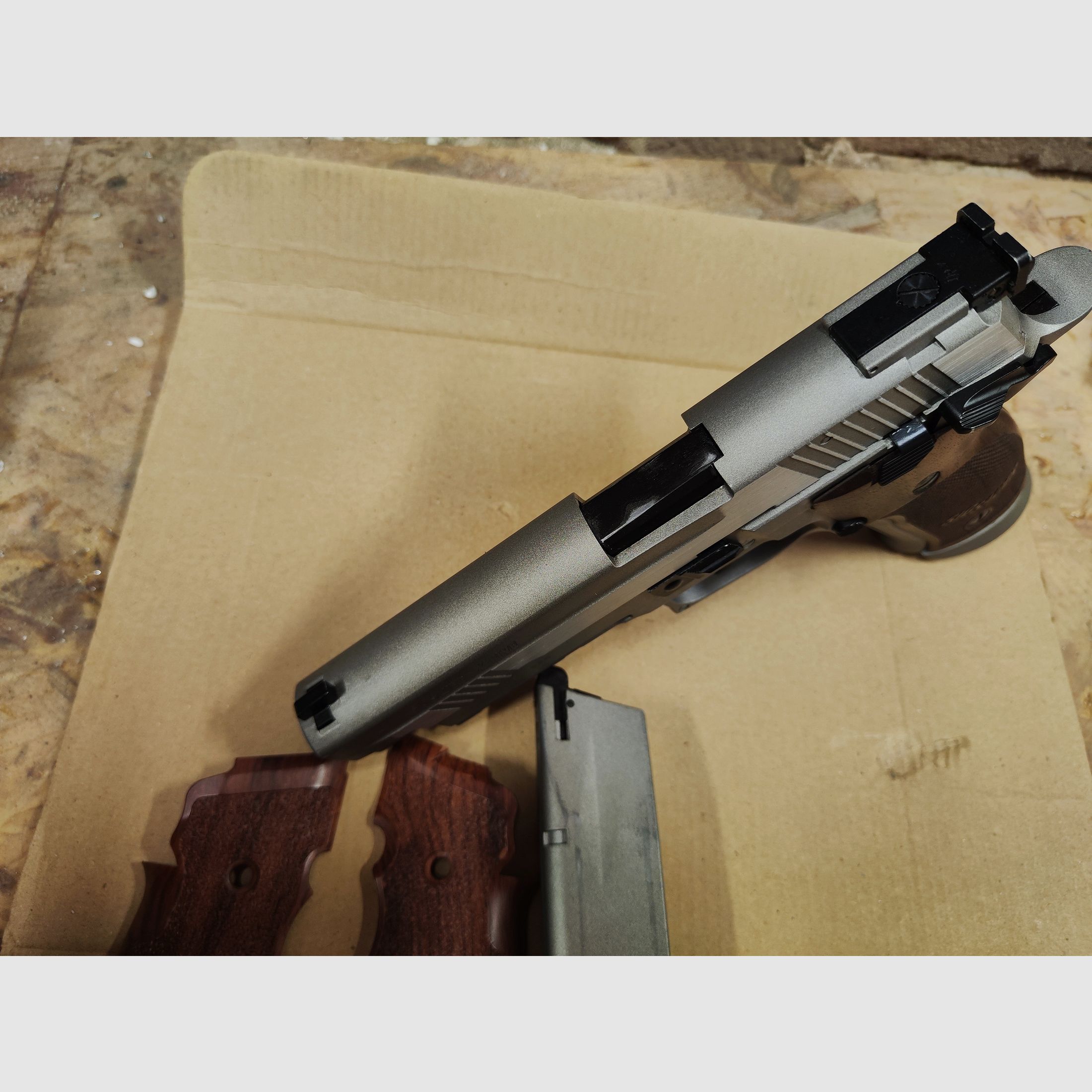 Sig Sauer P226 X-Five acciaio 4,5mm BB CO2 legno vero