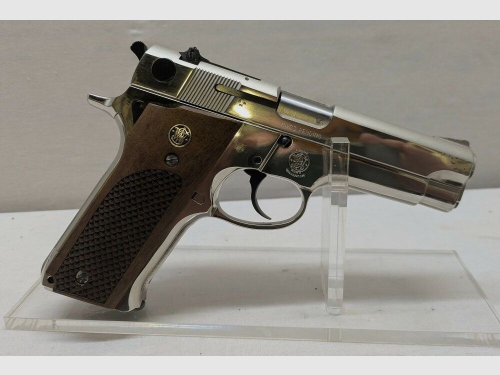 Smith & Wesson 59, zdjęcie 2 z 3
