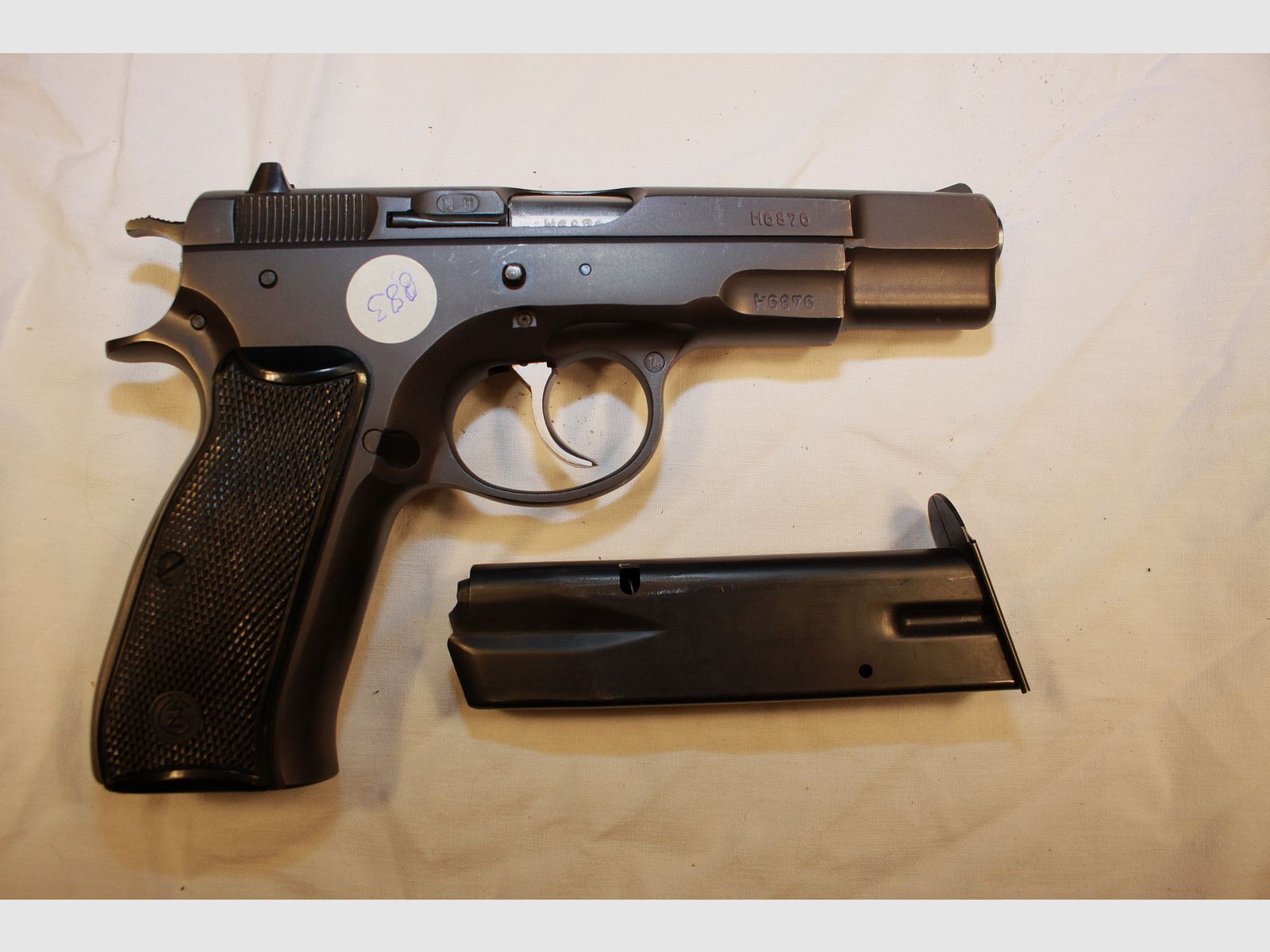CZ 75.
