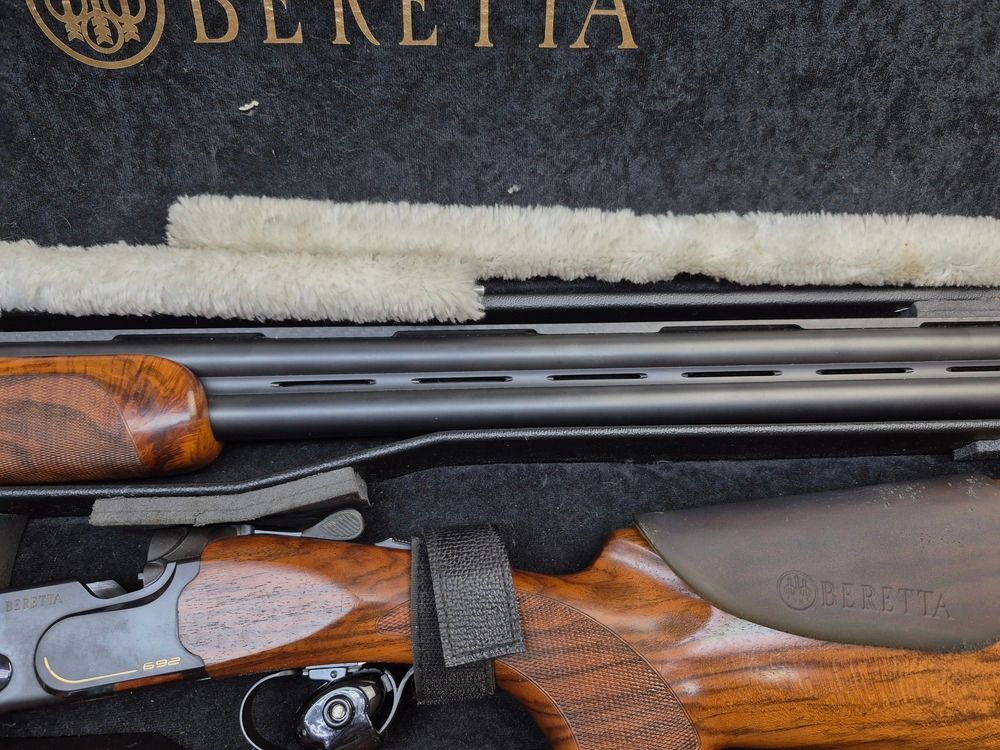 Sehr schönes Beretta 692 « Black Edition » - Über-unterlauf mit 76 cm Lauf - Kal. 12/70 - Mit Beretta-Koffer und zahlreichen Zubehör - Ausgezeichneter Zustand, fast wie neu! - TBE ++, Bild 12 von 46