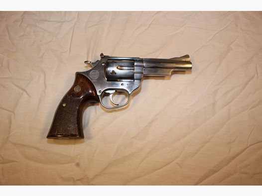 Astra Revolver, .357 Mag., en acier inoxydable.