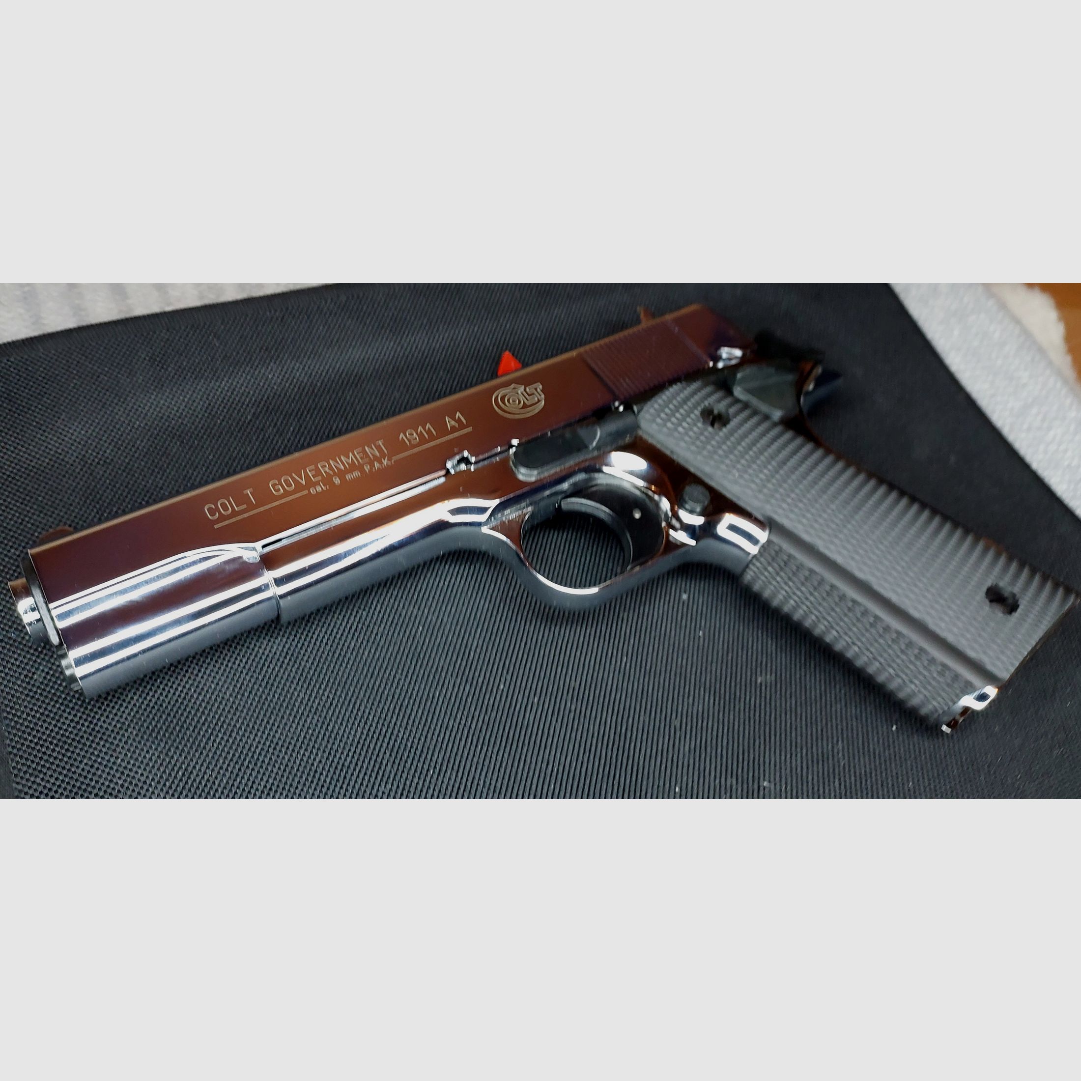 Colt Government 1911 A1 Schreckschuss Pistole 9mm P.A.K. poliertes Chrom (PTB 774)