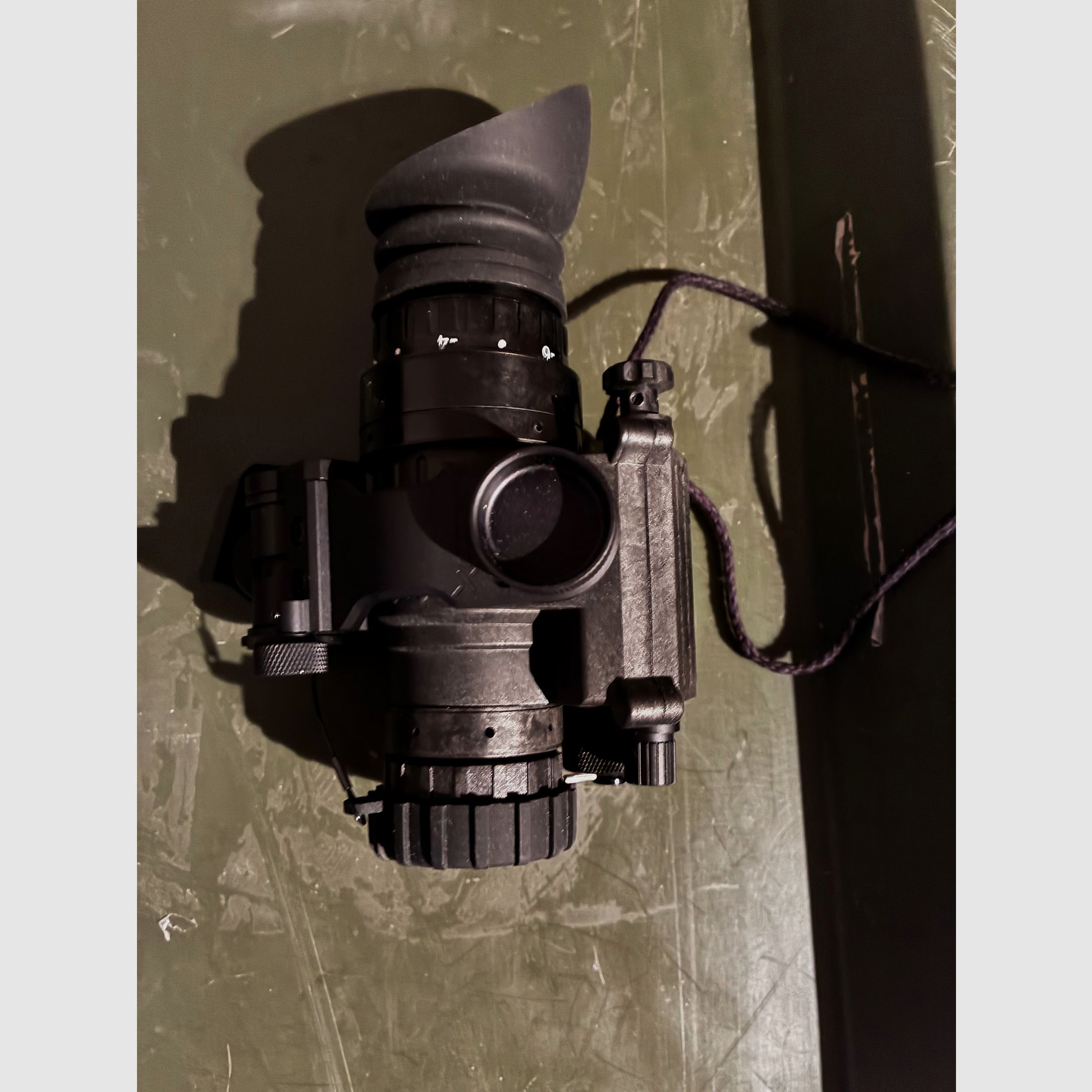 Nachtsichtbrille PVS 14 Gen 2+ mit Photonis Bildröhre Grün