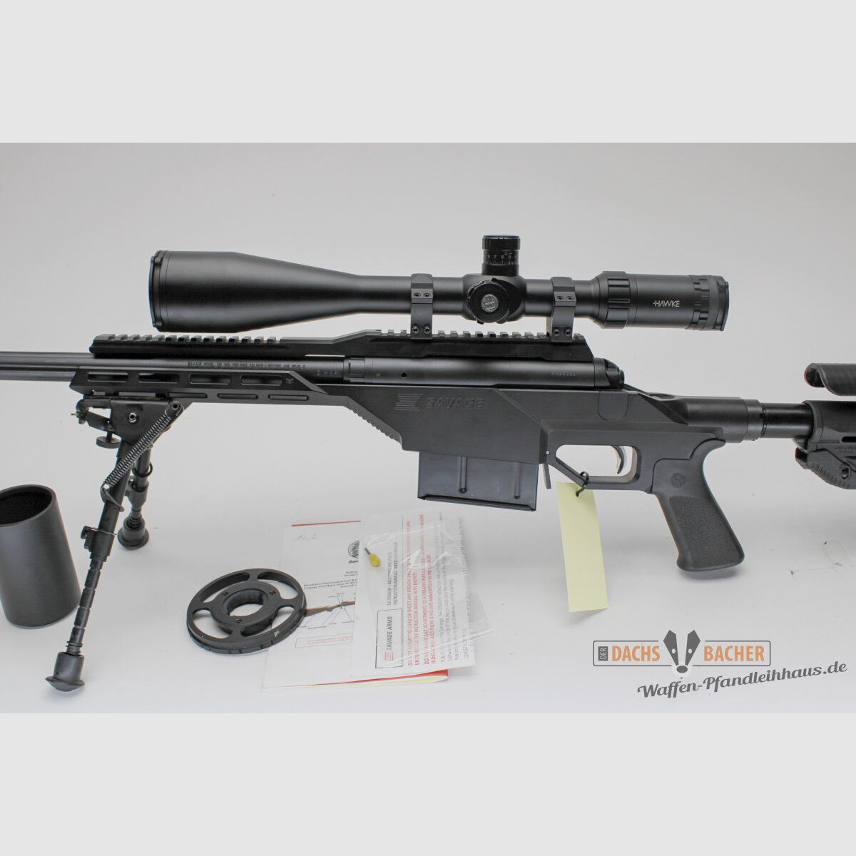 Rep. rifle Savage 110 BA Stealth cal. .300 Win Mag con Hawke Sidewinder 8-32x56 y bipode