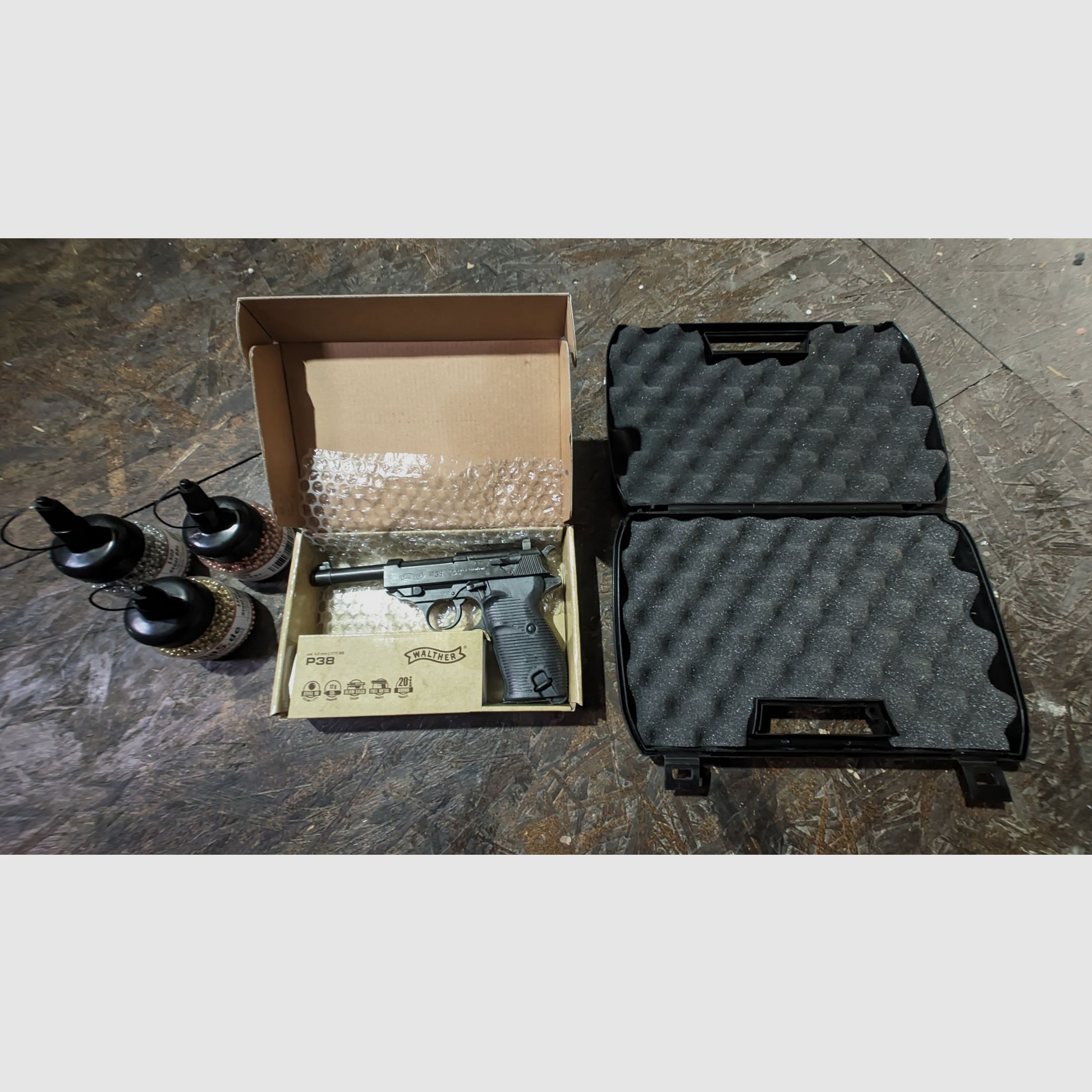 Umarex Legends Walther P38 4,5 mm (.177) BB, CO₂, < 3,0 J nowy, zdjęcie 1 z 5