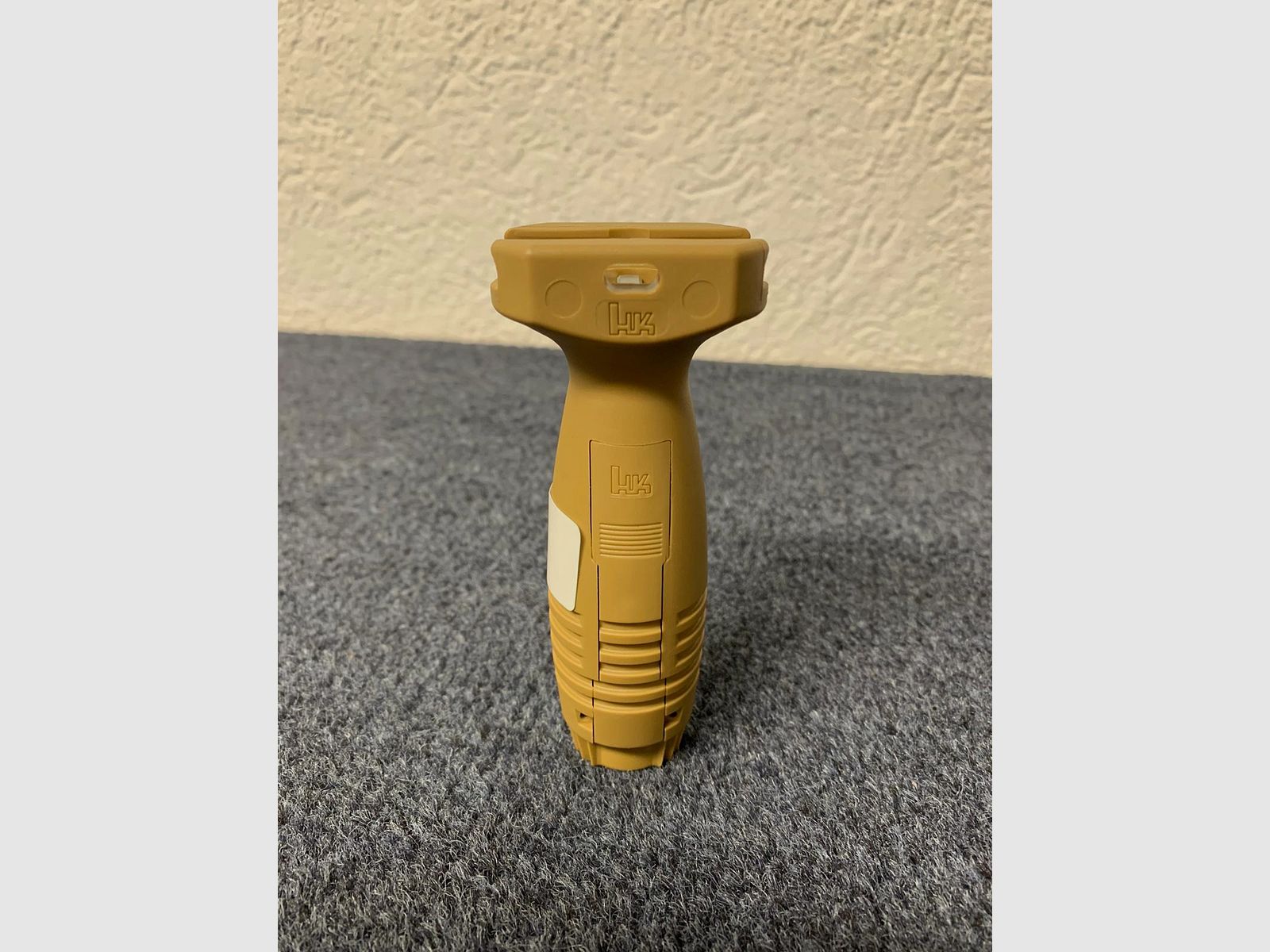 HK Sturmgriff mit Einschub für LM/LLM-Taster sandfarben / RAL8000 - NEU - Heckler & Koch Mr223 Mr308 G28 G95k KSK