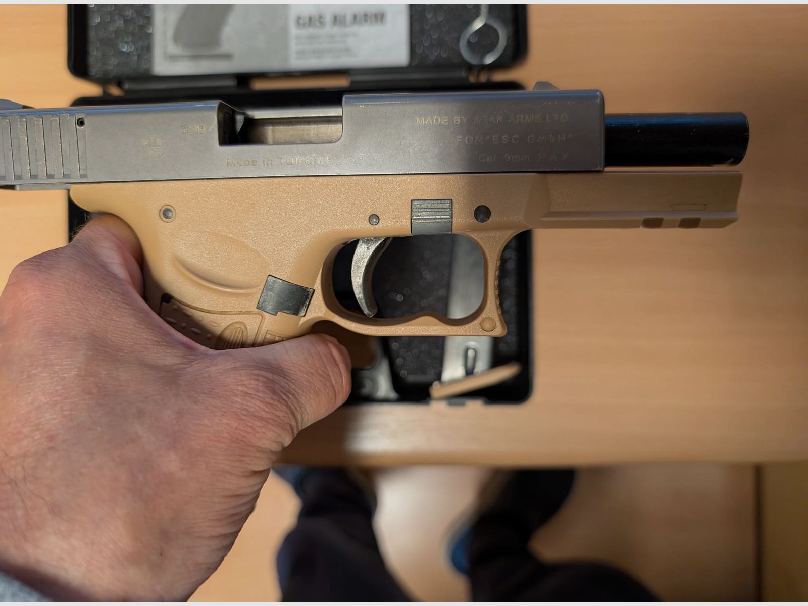 Zoraki 917  /   9mm P.A.K.   /  Woestijn tan / Titanschlitten  /gebruikte staat