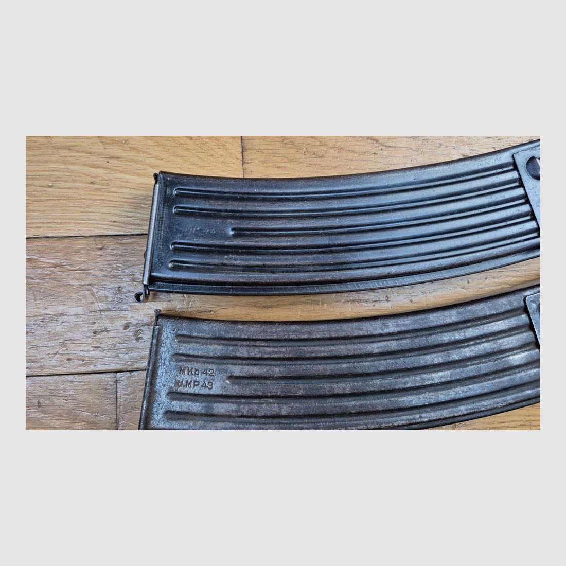 Schönes Sturmgewehr 44 – MP43 / MP44 / Stg44 – Erma-Waffe von 1945 – 1. Sturmgewehr der Geschichte – Nicht monomatrikuliert, aber 100% aus dem 2. Weltkrieg – Nicht überholt DDR / Jugoslawien – 2 originale 30-Schuss-Magazine – Seltene und mythische Waffe in ausgezeichnetem Zustand – TBE+ – Kategorie A2 – Export AUSSCHLIESSLICH, Bild 39 von 39