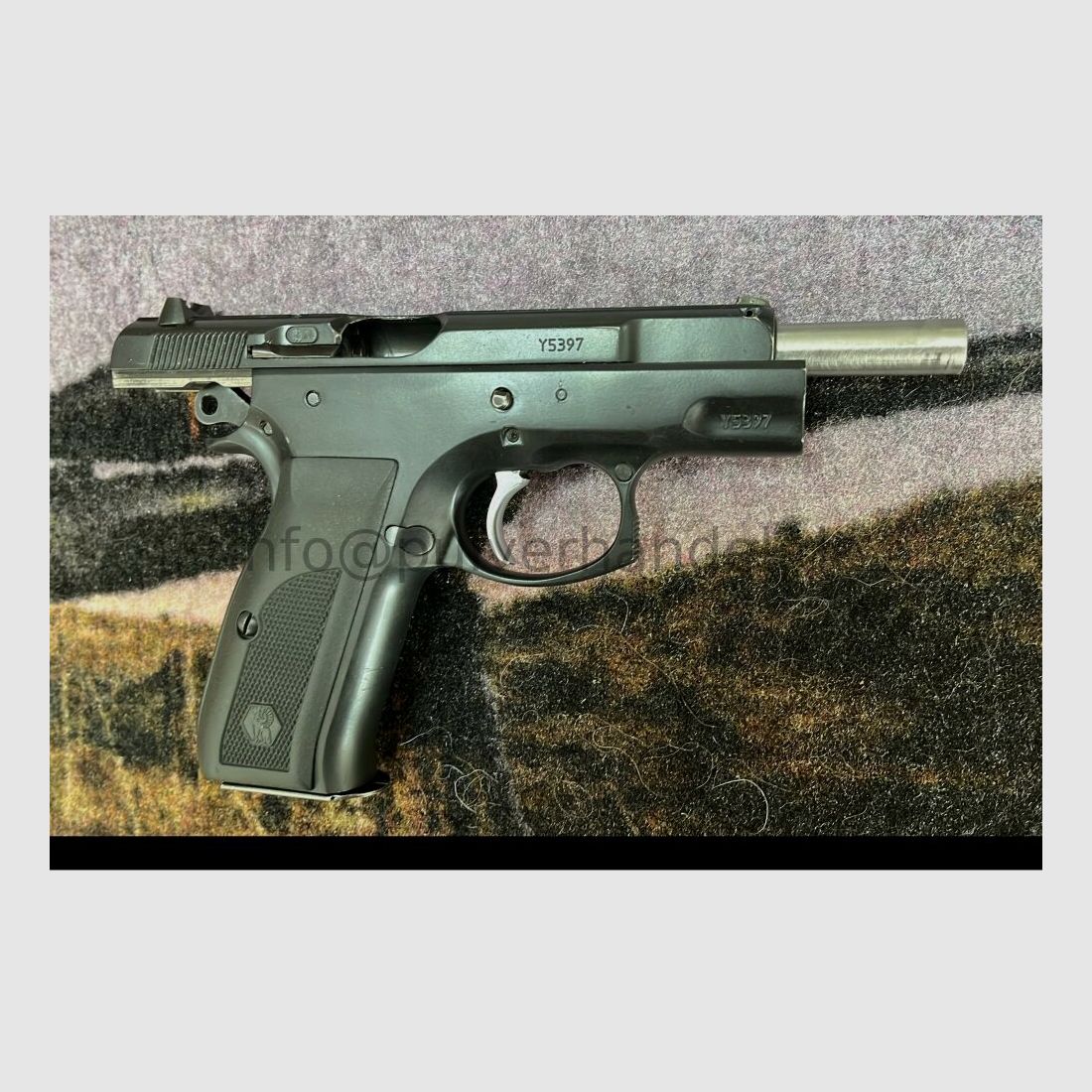 Pistola de acero integral CZ 75 en estado casi nuevo con empuñadura de goma original 9mm Luger