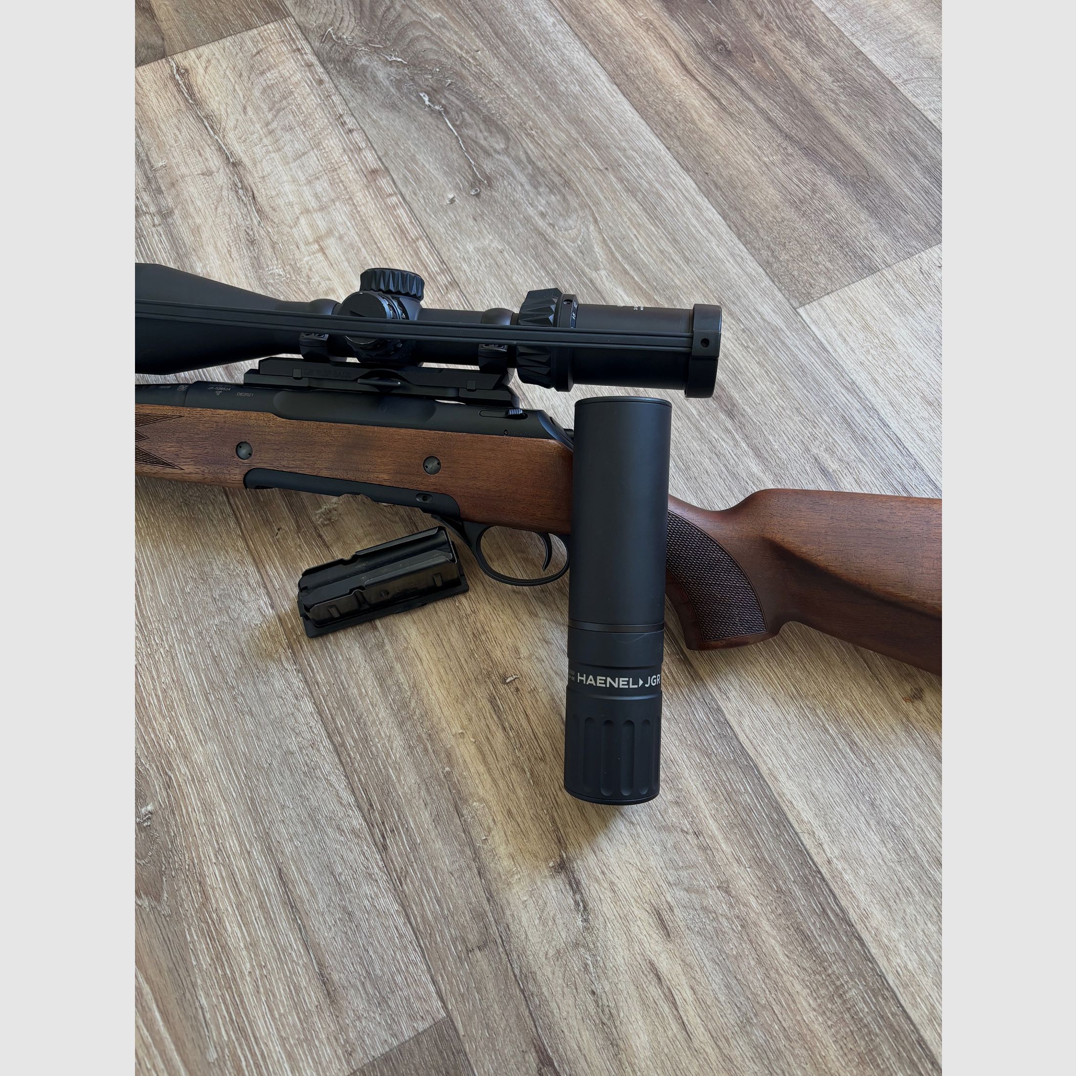 Haenel Jaeger 10 Komplettset inkl. Zielfernrohr und Schalldämpfer 