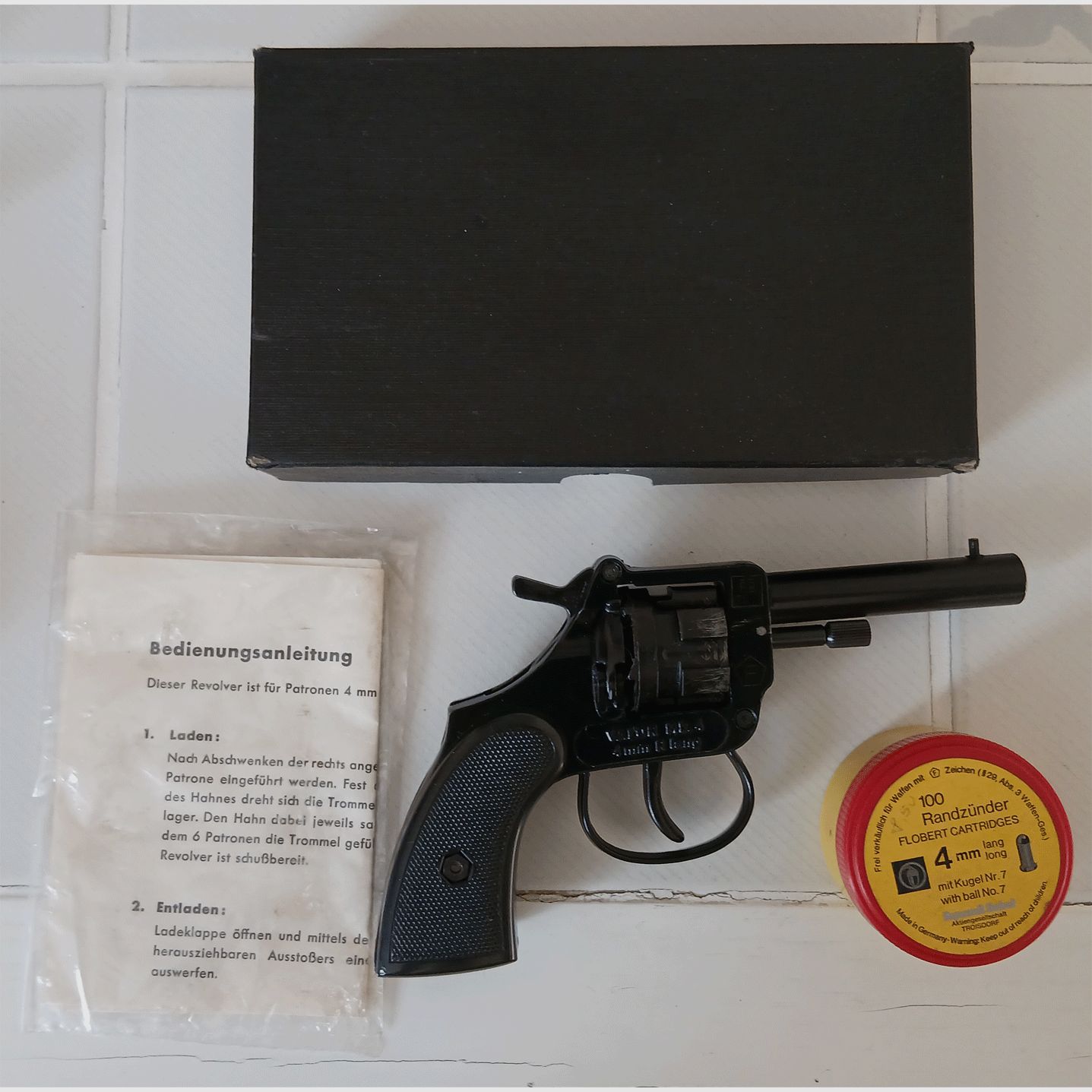 Revolver Valor Mk4 @ Cal. 4 mm R largo @ incl. munición @ completamente funcional @ Aprovechar