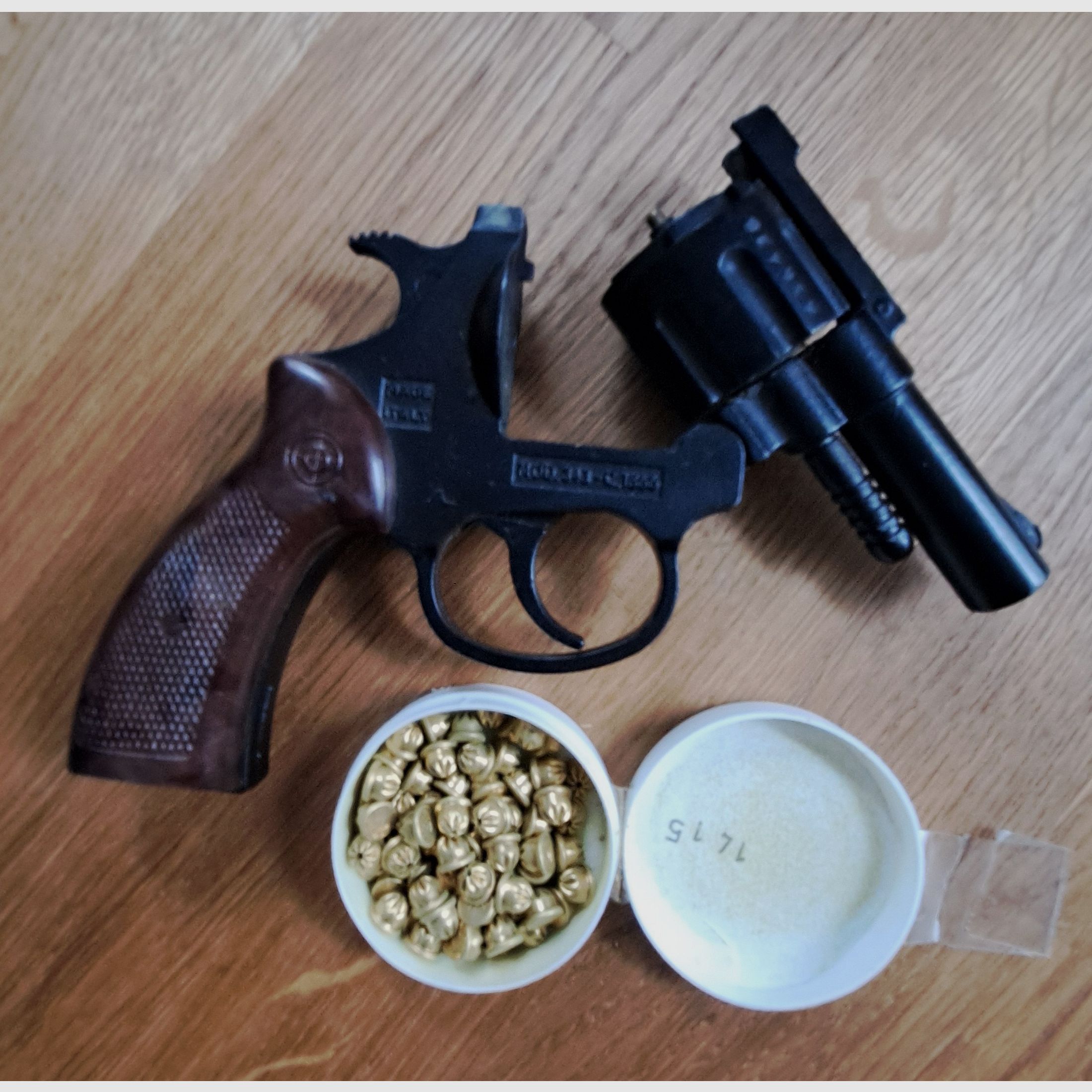Umarex 6 mm Revolver mit Lederhalfter 