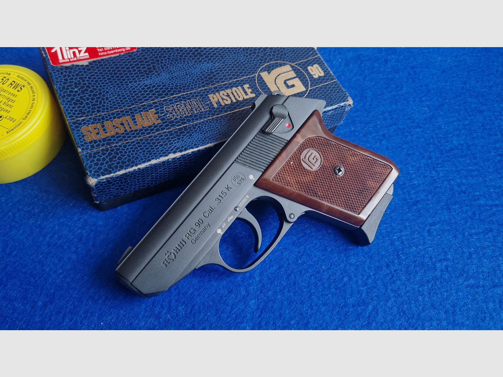 Röhm RG 90 pistol in caliber .315k with a can of blank cartridges ammunition starting shot New Year's Eve