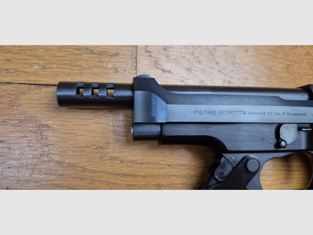 Sehr schöner Beretta 93R Selbstladepistole – Weniger als 2.000 Exemplare! – Seltene Version des 1. Typs mit Laufbohrungen – Magazin 15 Schuss – Ausgezeichneter Zustand, fast neu für die seltensten Beretta – TBE ++ – Kategorie A2 – Export AUSSCHLIESSLICH, Bild 9 von 29