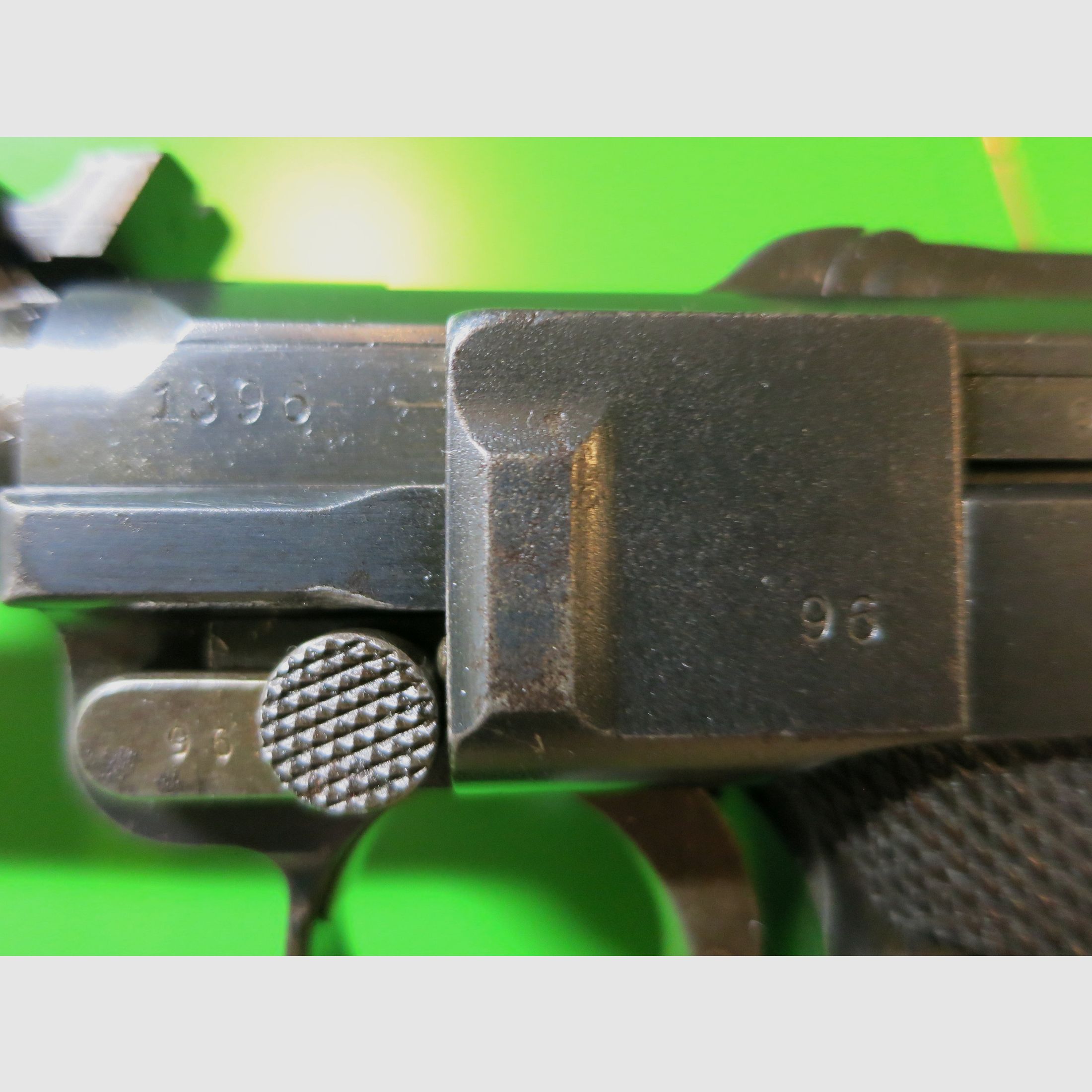 Deutsche Waffen- und Munitionsfabriken (DWM) 1915 , lange Pistole 08 P08, Ari P08 (Artillerie), 9 mm Luger     #61-