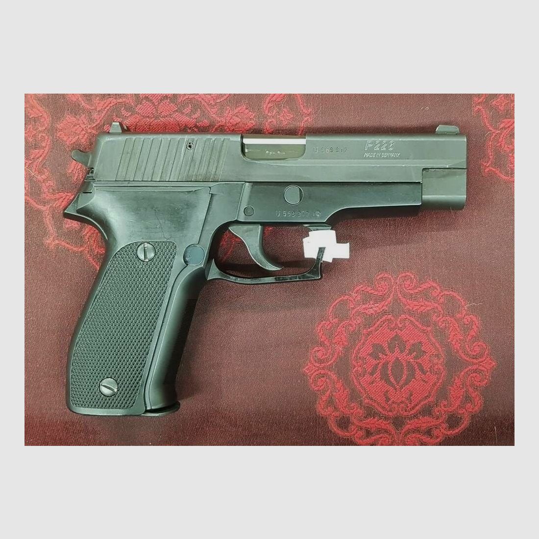 SIG Sauer P226, zdjęcie 2 z 4
